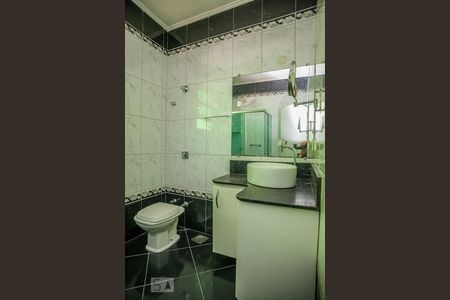 Casa de condomínio à venda com 182m², 4 quartos e 2 vagas Casa de condomínio à venda com 182m², 4 quartos e 2 vagasBanheiro Social