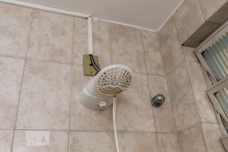Banheiro - Chuveiro elétrico de apartamento para alugar com 3 quartos, 90m² em Ramos, Rio de Janeiro