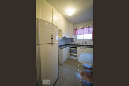 Apartamento à venda com 134m², 2 quartos e 2 vagasCozinha 