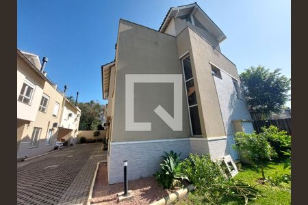 Casa de condomínio à venda com 140m², 3 quartos e 2 vagas