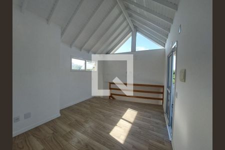 Casa de condomínio à venda com 140m², 3 quartos e 2 vagas Casa de condomínio à venda com 140m², 3 quartos e 2 vagasCobertura