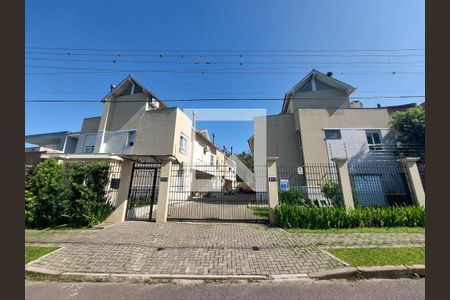 Casa de condomínio à venda com 140m², 3 quartos e 2 vagas Casa de condomínio à venda com 140m², 3 quartos e 2 vagasFachada