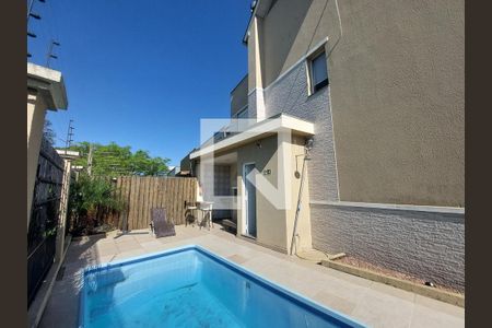 Casa de condomínio à venda com 140m², 3 quartos e 2 vagas Casa de condomínio à venda com 140m², 3 quartos e 2 vagasÁrea comum - Piscina