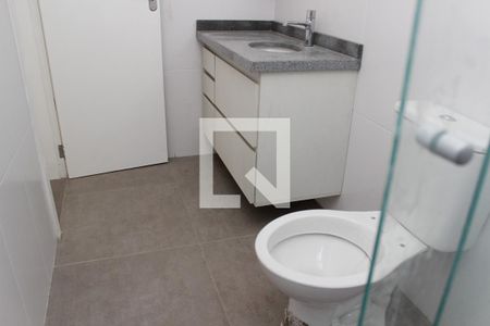 Casa de condomínio à venda com 140m², 3 quartos e 2 vagas Casa de condomínio à venda com 140m², 3 quartos e 2 vagasBanheiro da Suíte