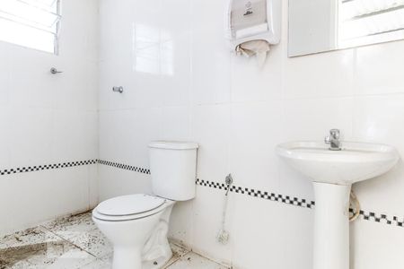 Casa para alugar com 190m², 2 quartos e 4 vagasBanheiro