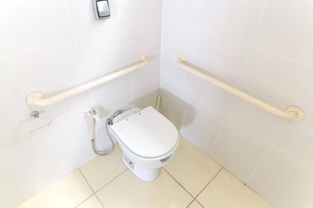 Casa para alugar com 190m², 2 quartos e 4 vagasBanheiro Social