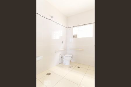 Casa para alugar com 190m², 2 quartos e 4 vagasBanheiro Social