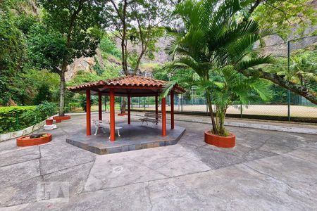 Apartamento à venda com 68m², 2 quartos e 1 vagaÁrea comum - Praça