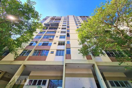 Apartamento à venda com 68m², 2 quartos e 1 vagaFachada