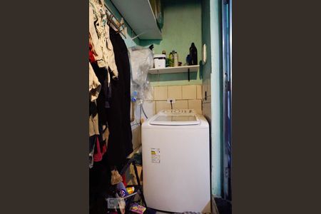 Casa de condomínio à venda com 150m², 5 quartos e 1 vagaCasa 2 - Lavanderia