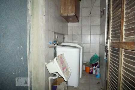 Casa de condomínio à venda com 150m², 5 quartos e 1 vagaCasa 1 - Lavanderia