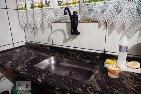 Casa de condomínio à venda com 150m², 5 quartos e 1 vagaCasa 1 - Cozinha