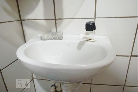 Casa de condomínio à venda com 150m², 5 quartos e 1 vagaCasa 2 - Banheiro