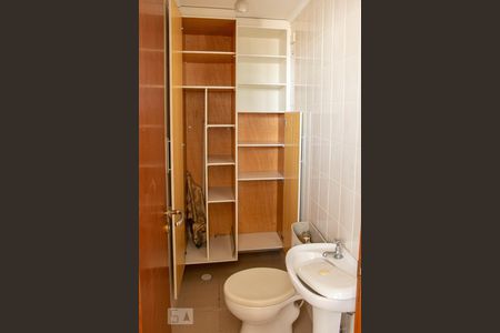 Apartamento à venda com 130m², 3 quartos e 2 vagasBanheiro de Serviço