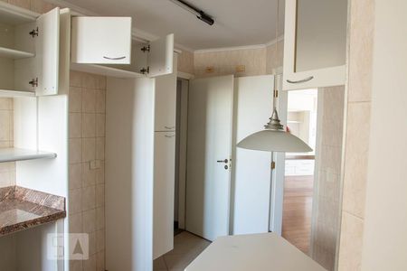 Apartamento à venda com 130m², 3 quartos e 2 vagasCozinha