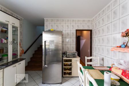 Casa à venda com 162m², 3 quartos e 2 vagas Casa à venda com 162m², 3 quartos e 2 vagasCozinha