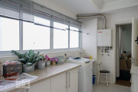 Apartamento para alugar com 234m², 4 quartos e 5 vagasÁrea de Serviço