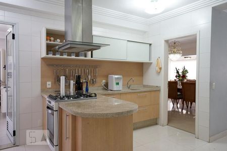 Apartamento para alugar com 234m², 4 quartos e 5 vagasCozinha