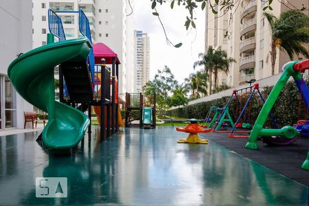 Apartamento para alugar com 234m², 4 quartos e 5 vagasÁrea Comum - Playground