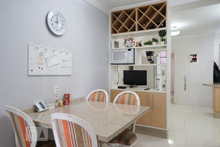 Apartamento para alugar com 234m², 4 quartos e 5 vagasCopa