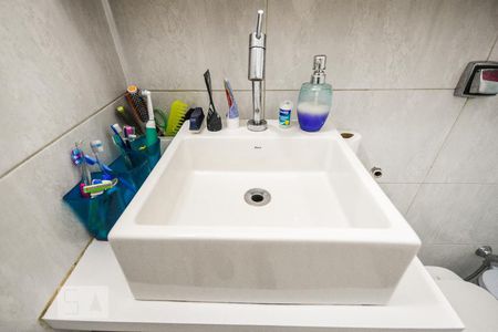 Casa à venda com 200m², 4 quartos e 2 vagasBanheiro 1