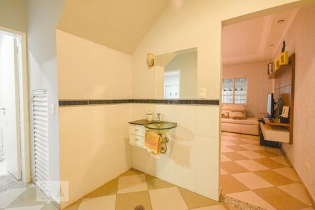 Casa à venda com 200m², 4 quartos e 2 vagasLavabo