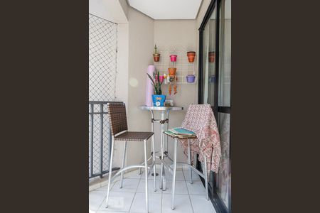 Varanda de apartamento à venda com 2 quartos, 64m² em Sumaré, São Paulo