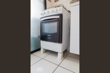 Apartamento à venda com 64m², 2 quartos e 1 vaga Apartamento à venda com 64m², 2 quartos e 1 vagaFogão