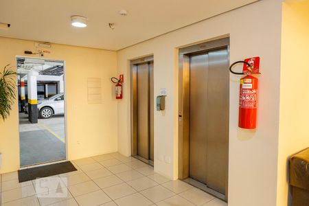 Apartamento à venda com 64m², 2 quartos e 1 vaga Apartamento à venda com 64m², 2 quartos e 1 vagaElevadores