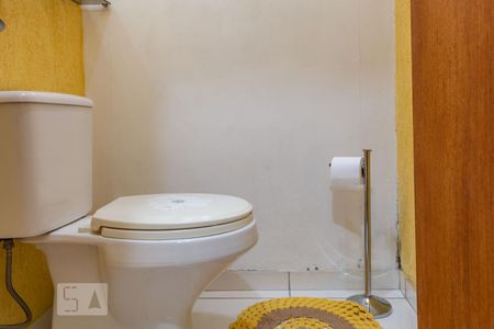 Casa à venda com 168m², 3 quartos e 4 vagas Casa à venda com 168m², 3 quartos e 4 vagasBanheiro