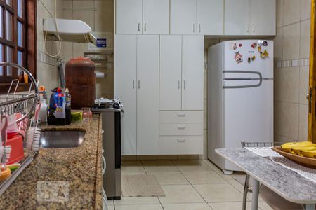 Casa à venda com 168m², 3 quartos e 4 vagas Casa à venda com 168m², 3 quartos e 4 vagasCozinha