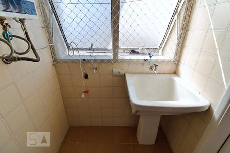 Apartamento para alugar com 68m², 2 quartos e 1 vagaÁrea de Serviço