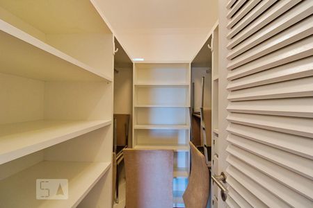 Apartamento para alugar com 68m², 2 quartos e 1 vagaCloset