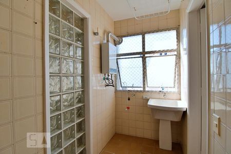 Apartamento para alugar com 68m², 2 quartos e 1 vagaÁrea de Serviço