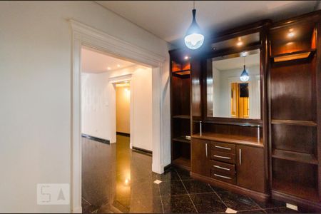 Hall de apartamento para alugar com 3 quartos, 180m² em Gonzaga, Santos