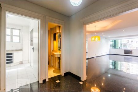 Hall de apartamento para alugar com 3 quartos, 180m² em Gonzaga, Santos
