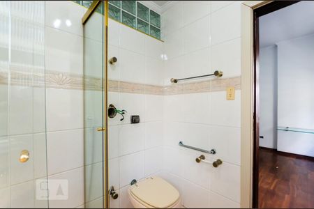 Apartamento para alugar com 180m², 3 quartos e 2 vagas Apartamento para alugar com 180m², 3 quartos e 2 vagasBanheiro suíte 2