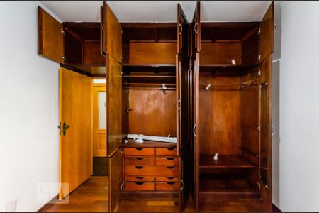 Apartamento para alugar com 180m², 3 quartos e 2 vagas Apartamento para alugar com 180m², 3 quartos e 2 vagasDetalhe armário