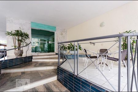 Apartamento para alugar com 180m², 3 quartos e 2 vagas Apartamento para alugar com 180m², 3 quartos e 2 vagasHall de entrada