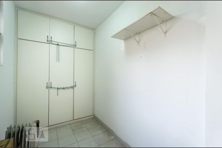 Apartamento para alugar com 180m², 3 quartos e 2 vagas Apartamento para alugar com 180m², 3 quartos e 2 vagasQuarto de serviço