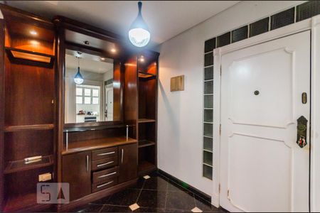 Hall de apartamento para alugar com 3 quartos, 180m² em Gonzaga, Santos