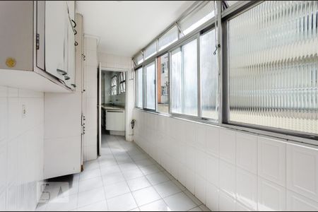 Apartamento para alugar com 180m², 3 quartos e 2 vagas Apartamento para alugar com 180m², 3 quartos e 2 vagasÁrea de serviço