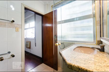 Apartamento para alugar com 180m², 3 quartos e 2 vagas Apartamento para alugar com 180m², 3 quartos e 2 vagasBanheiro suíte 2