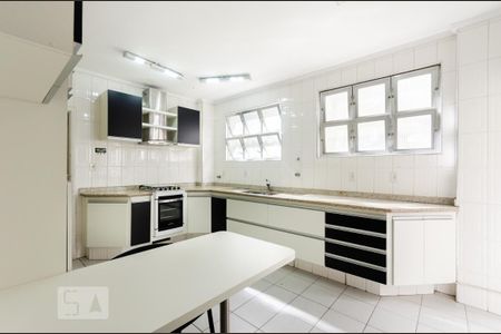 Apartamento para alugar com 180m², 3 quartos e 2 vagas Apartamento para alugar com 180m², 3 quartos e 2 vagasCozinha