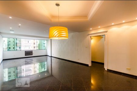 Sala de apartamento para alugar com 3 quartos, 180m² em Gonzaga, Santos