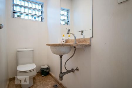 Lavabo de casa à venda com 3 quartos, 250m² em Vila Cleonice, São Paulo