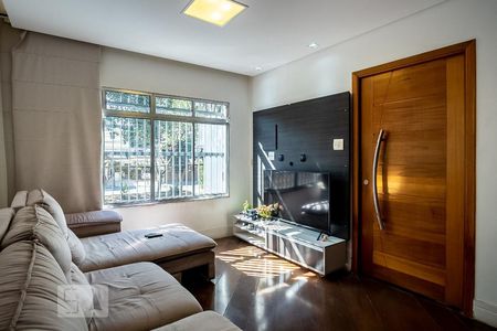 Sala de casa à venda com 3 quartos, 250m² em Vila Cleonice, São Paulo