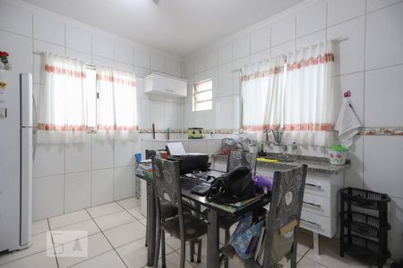 Casa à venda com 250m², 3 quartos e 6 vagasCozinha