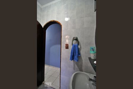 Casa à venda com 178m², 3 quartos e 2 vagasBanheiro 2