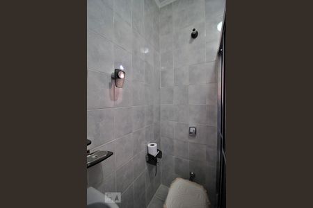 Casa à venda com 178m², 3 quartos e 2 vagasBanheiro 2